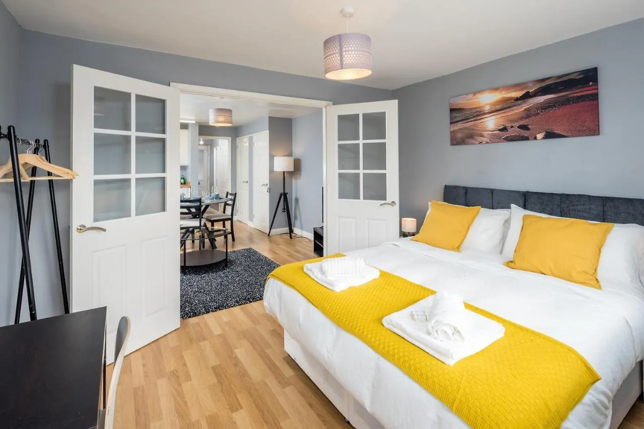 Sublime Stays Caledonian House Near Gatwick Airport Crawley  United Kingdom